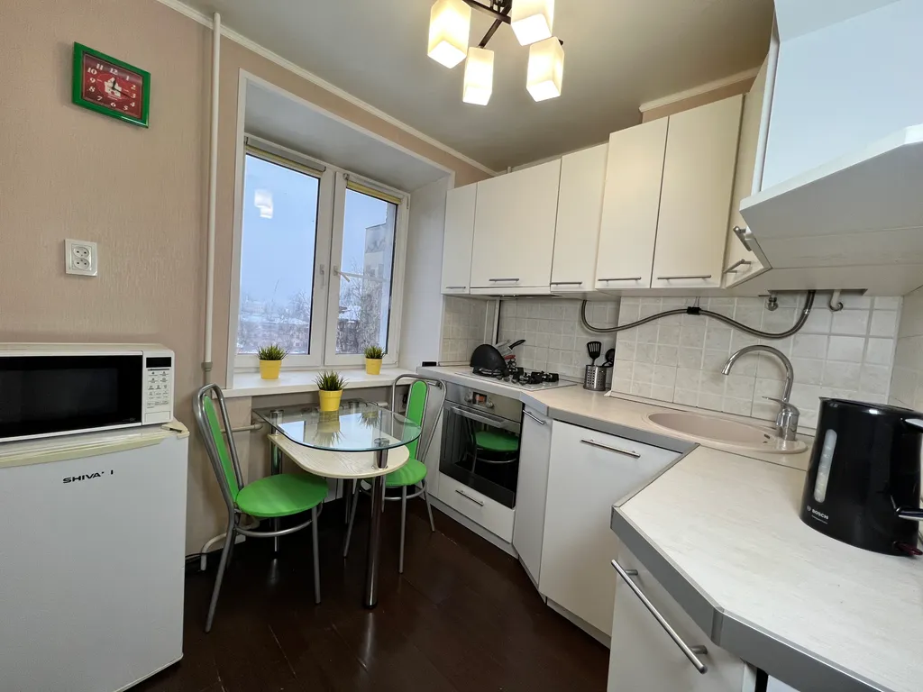 Квартира однокомнатная у Горьковской, в Кузнечихе, 43 м², Нижний Новгород — кухня, фото 3