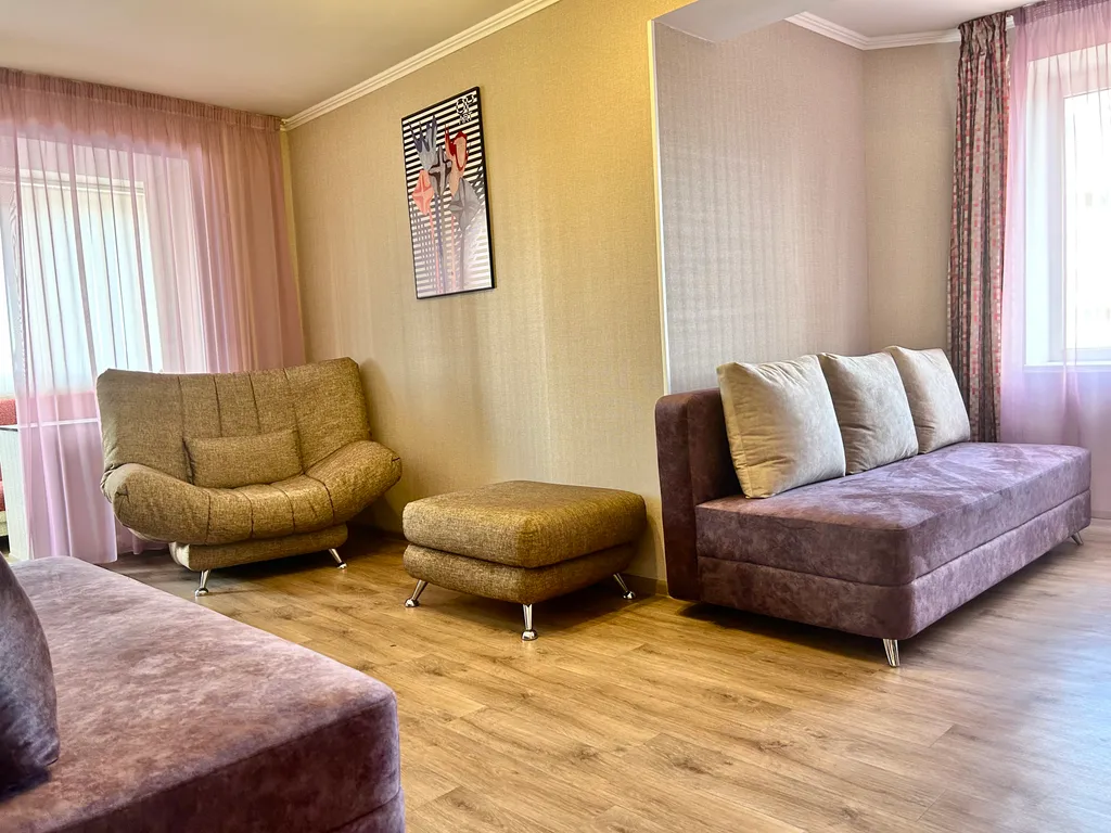 Квартира двухкомнатная на улице Набережной, 70 м², Кисловодск — спальня, фото 4