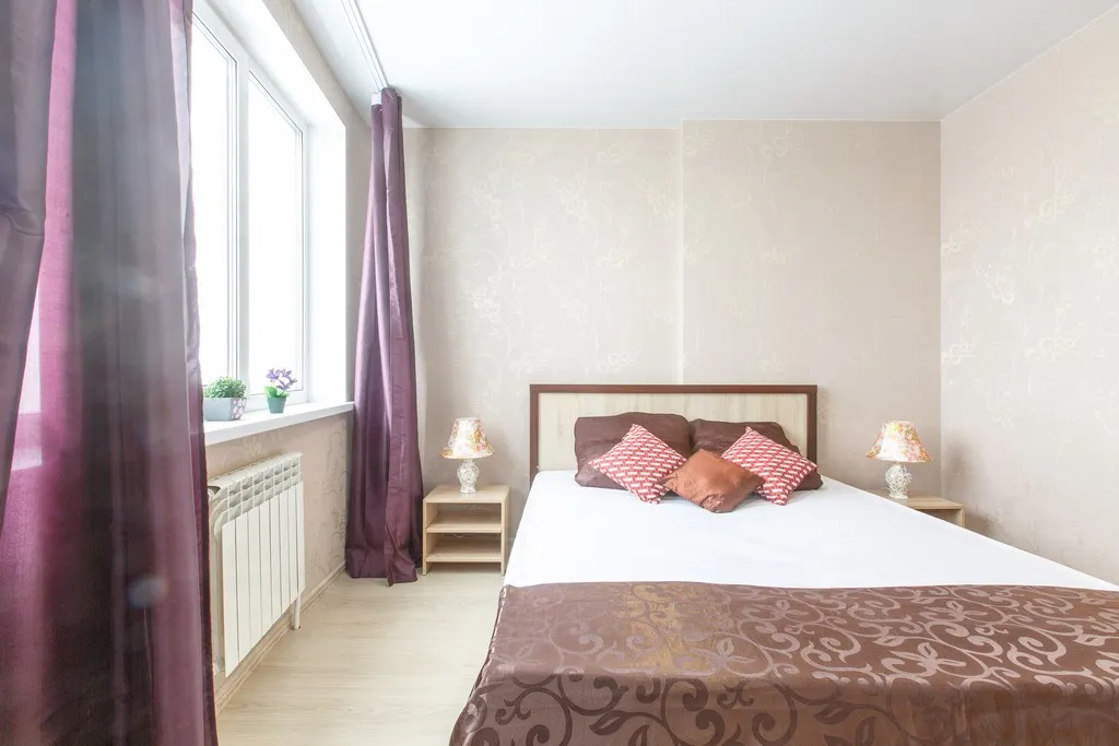 Квартира однокомнатная у Российской, в Октябрьском, 55 м², Самара — спальня, фото 2