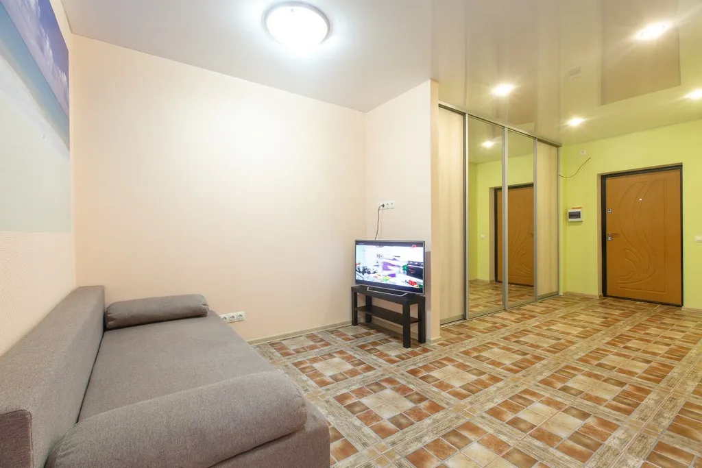Квартира однокомнатная у Российской, в Октябрьском, 55 м², Самара — спальня, фото 5