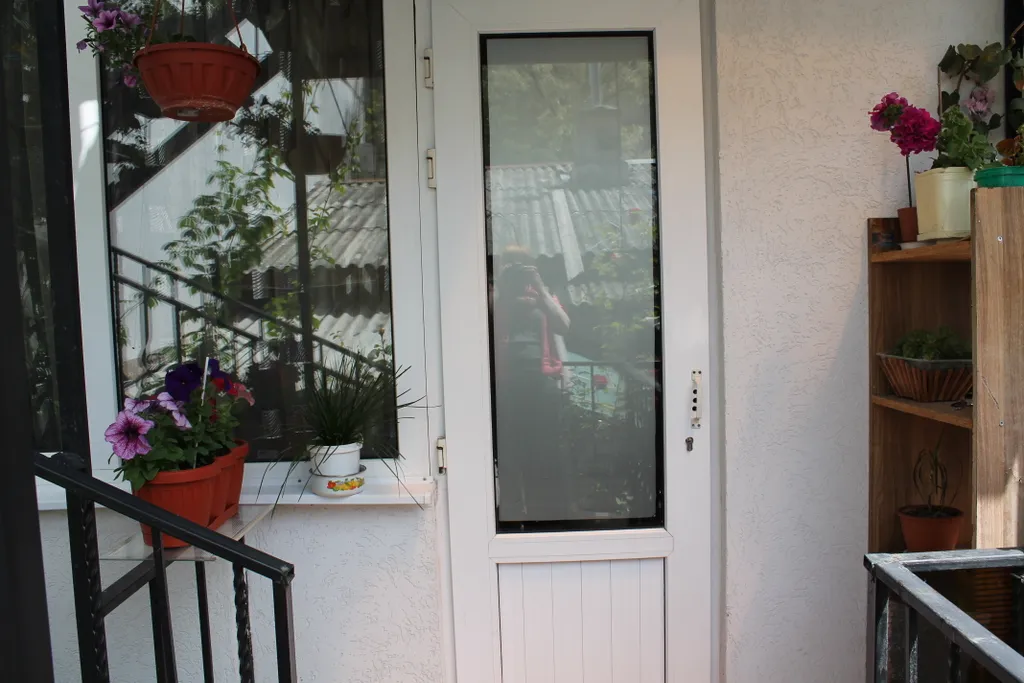 "Ялтинский дворик"
Уютная студия рядом с "Приморский "пляжем.