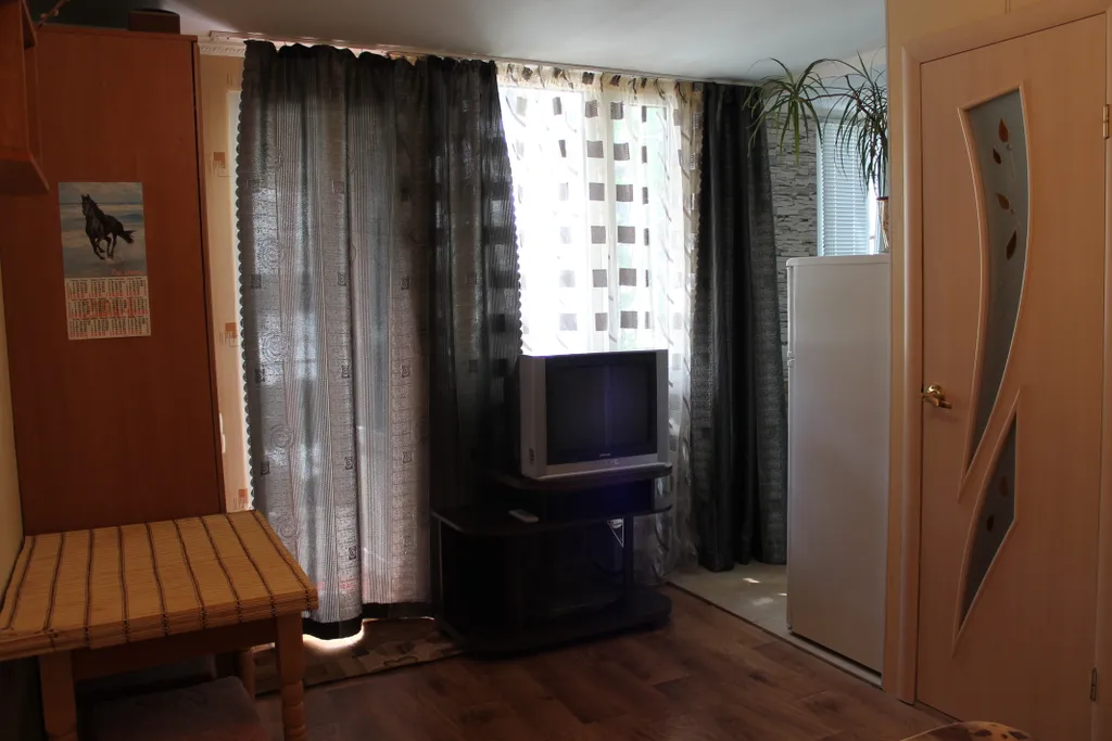 "Ялтинский дворик"
Уютная студия рядом с "Приморский "пляжем.