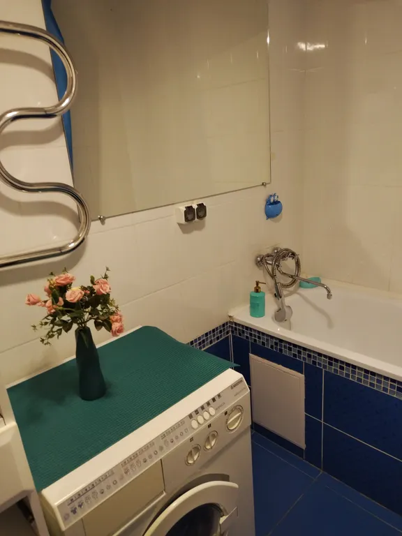Квартира однокомнатная в микрорайоне Берёзовом, 37 м², Маркова — ванная комната, фото 4