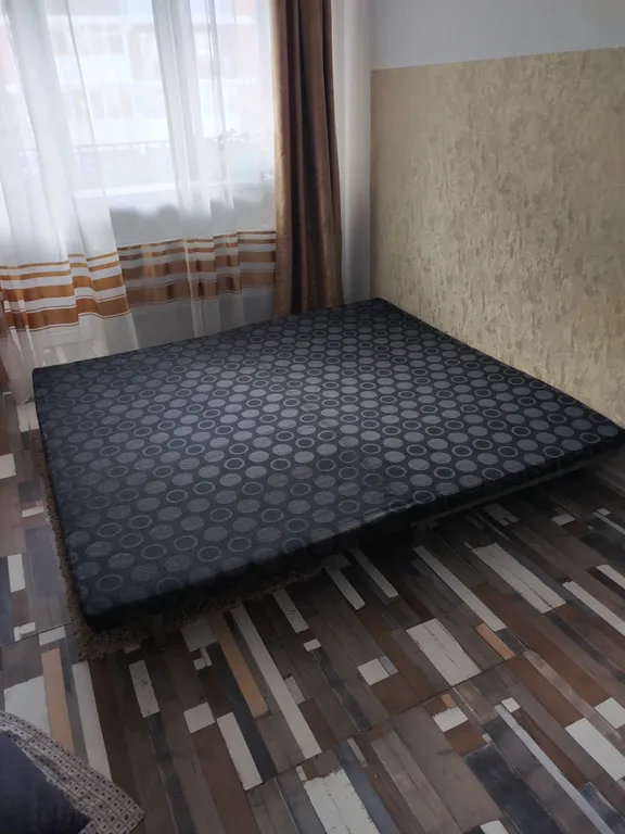 Квартира однокомнатная в микрорайоне Берёзовом, 37 м², Маркова — спальня, фото 3