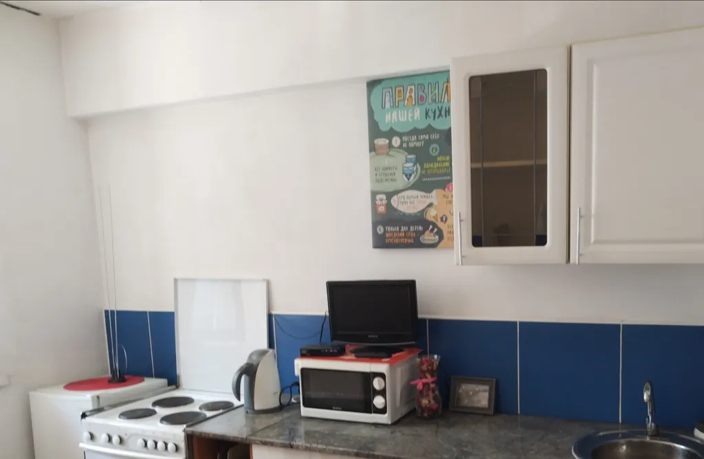Квартира однокомнатная в микрорайоне Берёзовом, 37 м², Маркова — кухня, фото 4