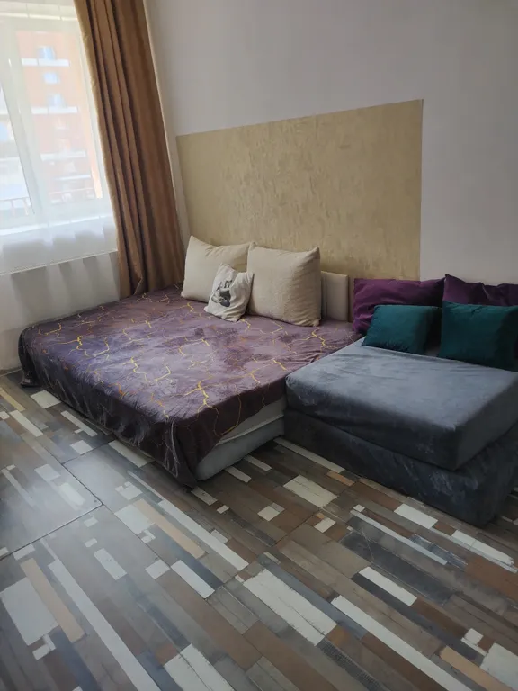 Квартира однокомнатная в микрорайоне Берёзовом, 37 м², Маркова — спальня, фото 5