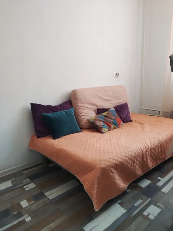 Квартира однокомнатная в микрорайоне Берёзовом, 37 м², Маркова — спальня, фото 6