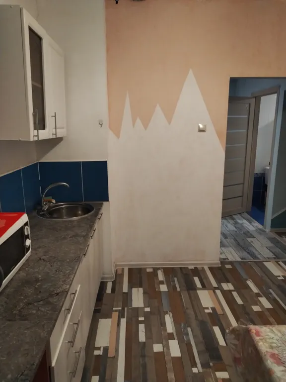 Квартира однокомнатная в микрорайоне Берёзовом, 37 м², Маркова — кухня