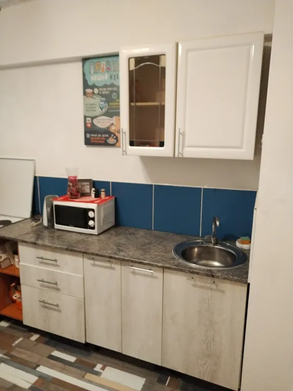 Квартира однокомнатная в микрорайоне Берёзовом, 37 м², Маркова — кухня, фото 2