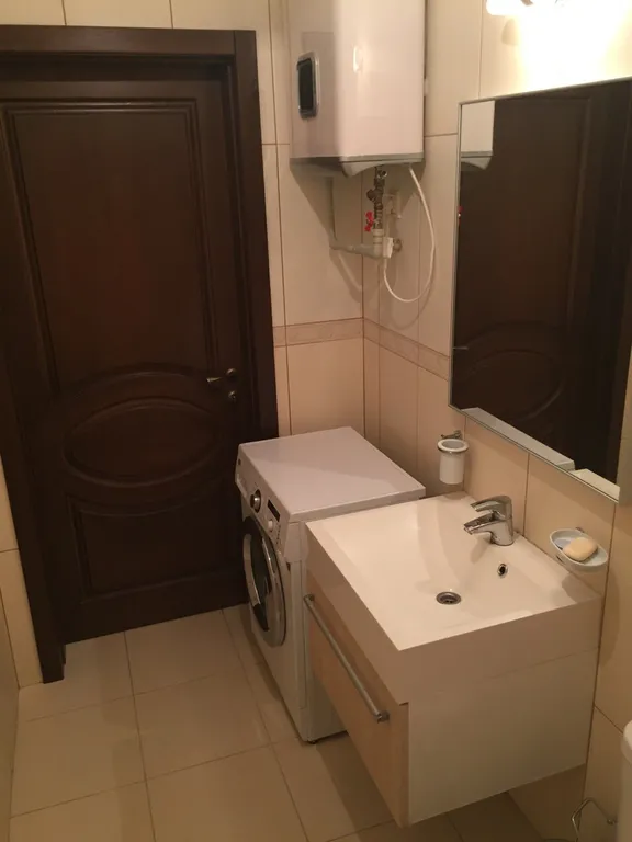 Квартира двухкомнатная на улице Космонавтове, 80 м², Форос — фото 10