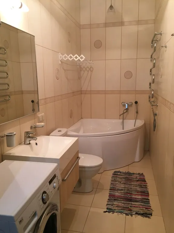 Квартира двухкомнатная на улице Космонавтове, 80 м², Форос — фото 11