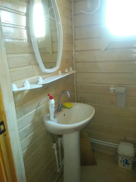 Деревянный домик у моря