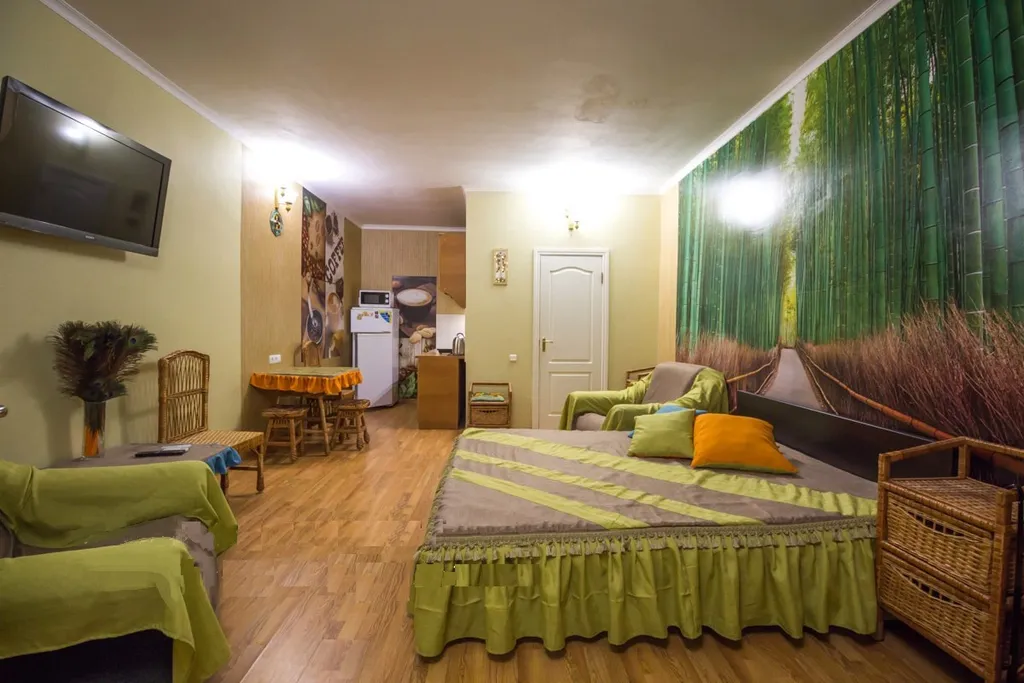 Часть дома с закрытым двором в самом сердце Алушты