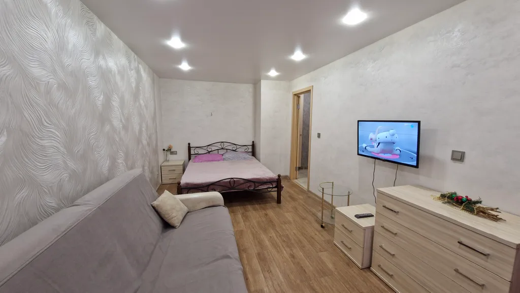 Квартира однокомнатная на улице Богдановиче, 36 м², Ярославль — спальня, фото 2
