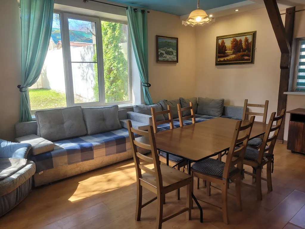 Уютный коттедж с башней