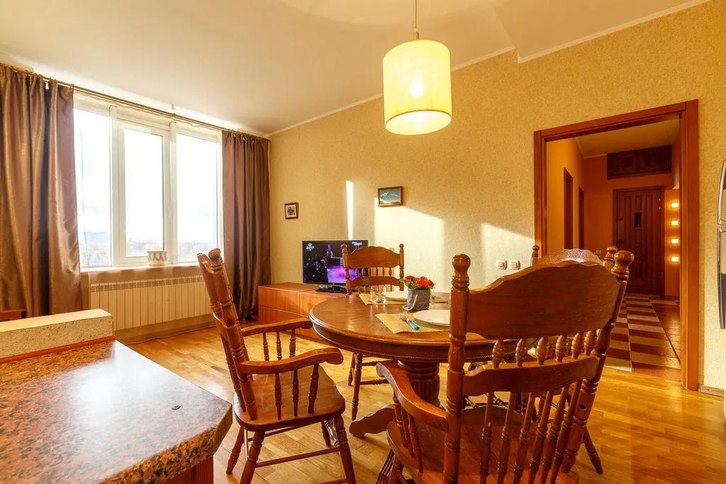 Квартира трёхкомнатная в Самарском, 75 м², Самара — кухня, фото 7