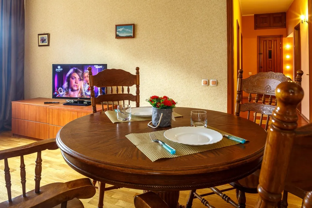 Квартира трёхкомнатная в Самарском, 75 м², Самара — кухня, фото 8