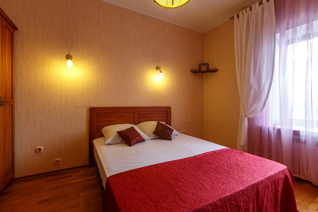Квартира трёхкомнатная в Самарском, 75 м², Самара — спальня, фото 5