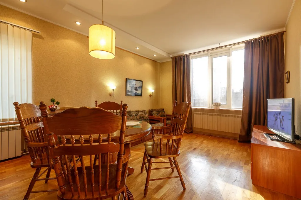 Квартира трёхкомнатная в Самарском, 75 м², Самара — кухня, фото 3