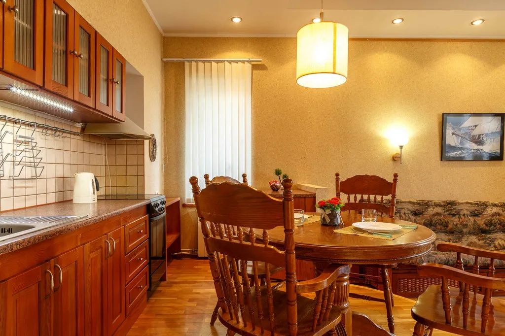 Квартира трёхкомнатная в Самарском, 75 м², Самара — кухня, фото 5