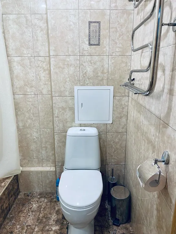 Квартира трёхкомнатная на улице Клары Цеткин, 77 м², Кисловодск — фото 12