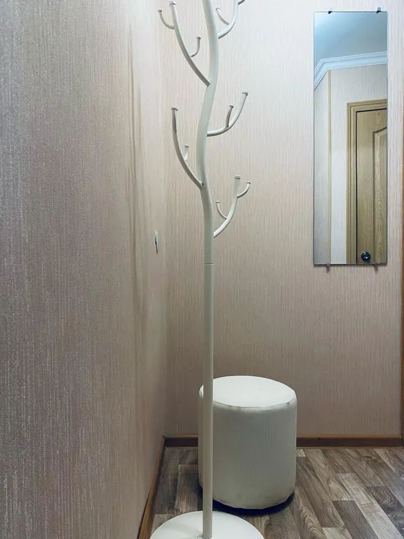 Квартира трёхкомнатная на улице Клары Цеткин, 77 м², Кисловодск — фото 2