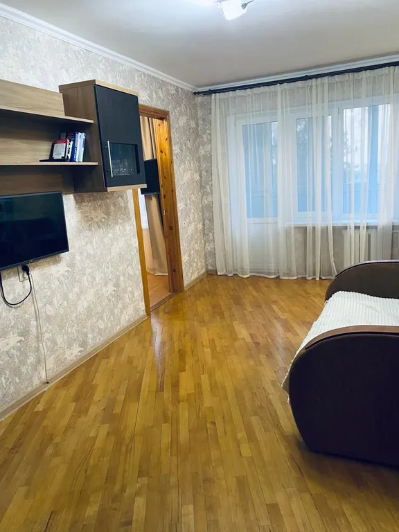 Квартира трёхкомнатная на улице Клары Цеткин, 77 м², Кисловодск — фото 3