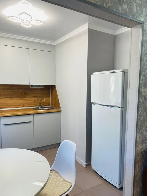 Квартира трёхкомнатная на улице Клары Цеткин, 77 м², Кисловодск — фото 5