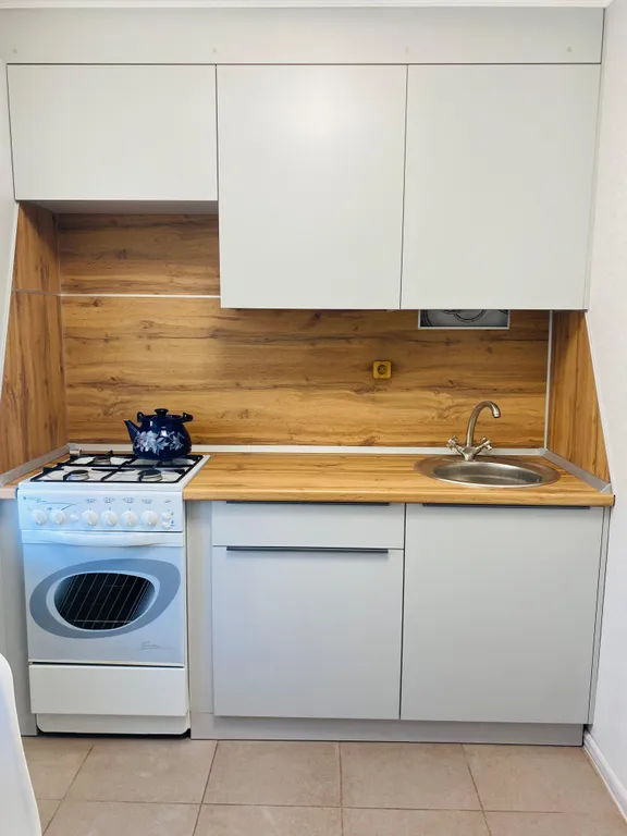 Квартира трёхкомнатная на улице Клары Цеткин, 77 м², Кисловодск — фото 7