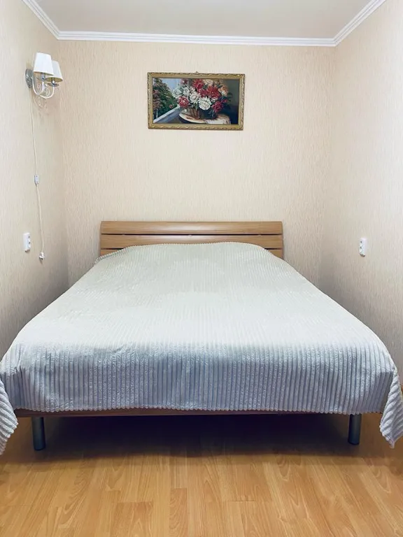 Квартира трёхкомнатная на улице Клары Цеткин, 77 м², Кисловодск — фото 9