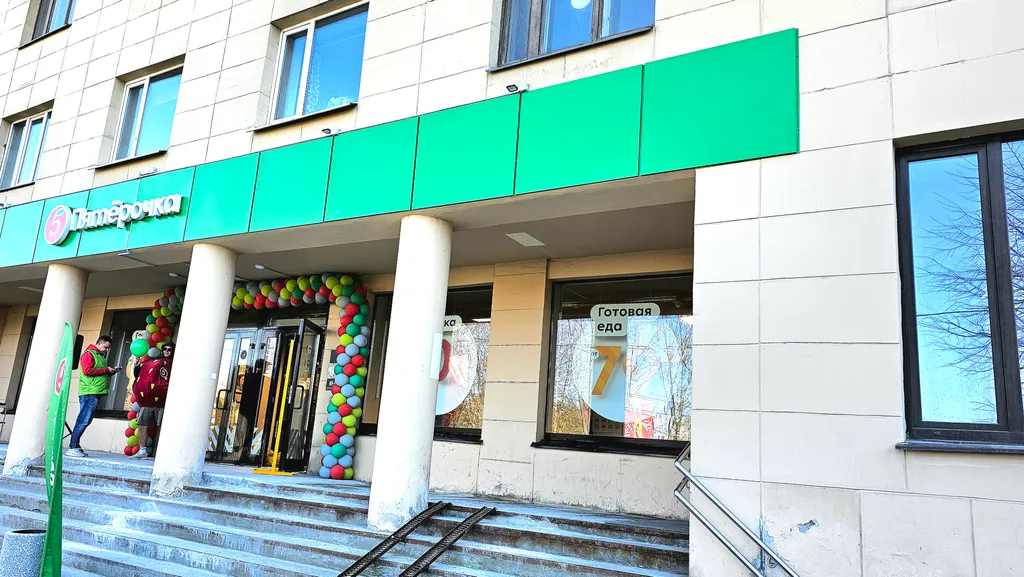 Апартаменты однокомнатные в Красногвардейском, 35 м², Санкт-Петербург — двор