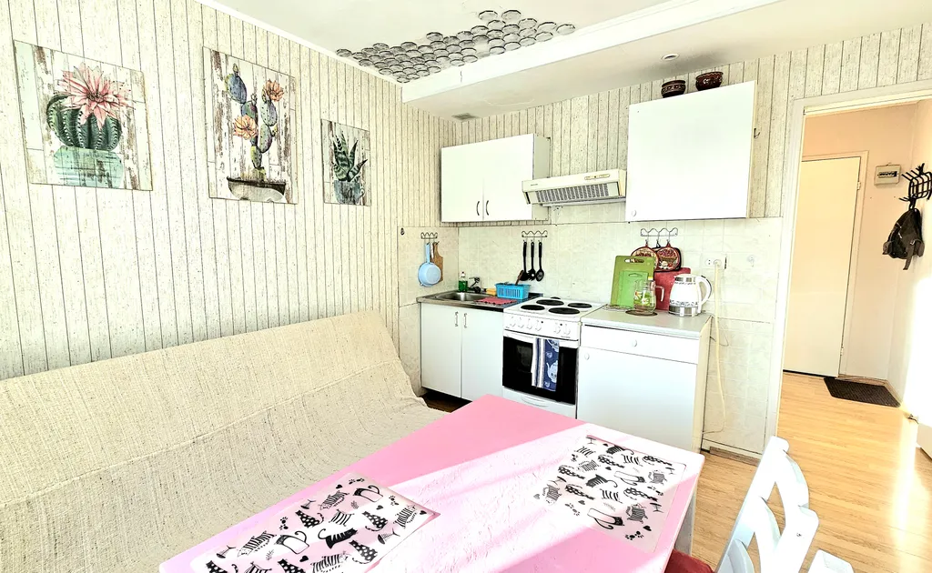 Апартаменты однокомнатные в Красногвардейском, 35 м², Санкт-Петербург — кухня