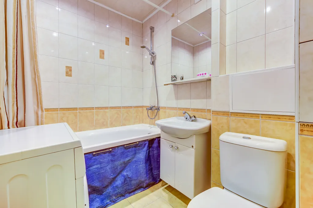 Апартаменты однокомнатные в Красногвардейском, 35 м², Санкт-Петербург — ванная комната