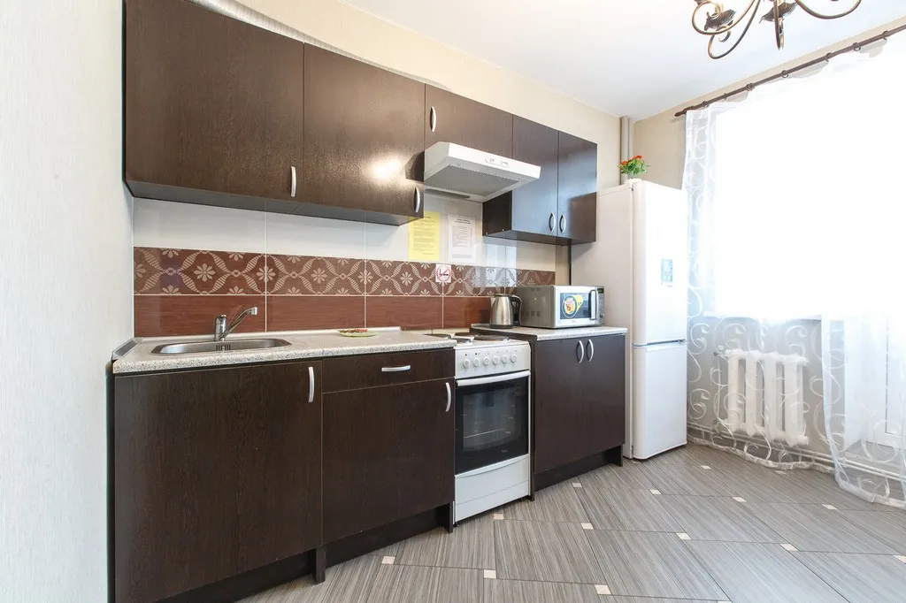 Квартира однокомнатная в Самарском, 46 м², Самара — кухня, фото 2