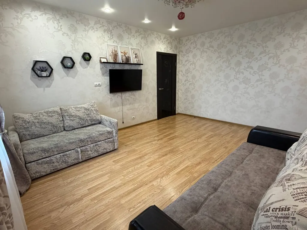 Квартира однокомнатная в Ново-Савиновском, 70 м², Казань — спальня, фото 6
