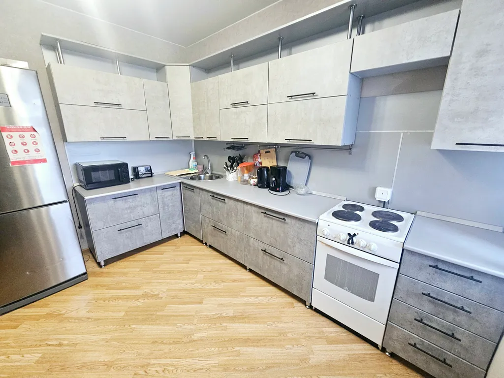 Квартира однокомнатная в Ново-Савиновском, 70 м², Казань — кухня