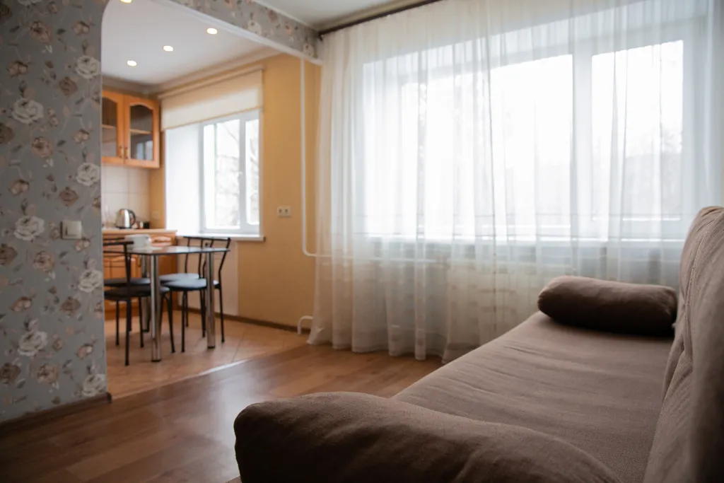 Квартира двухкомнатная в Центральном, 40 м², Красноярск — спальня, фото 3