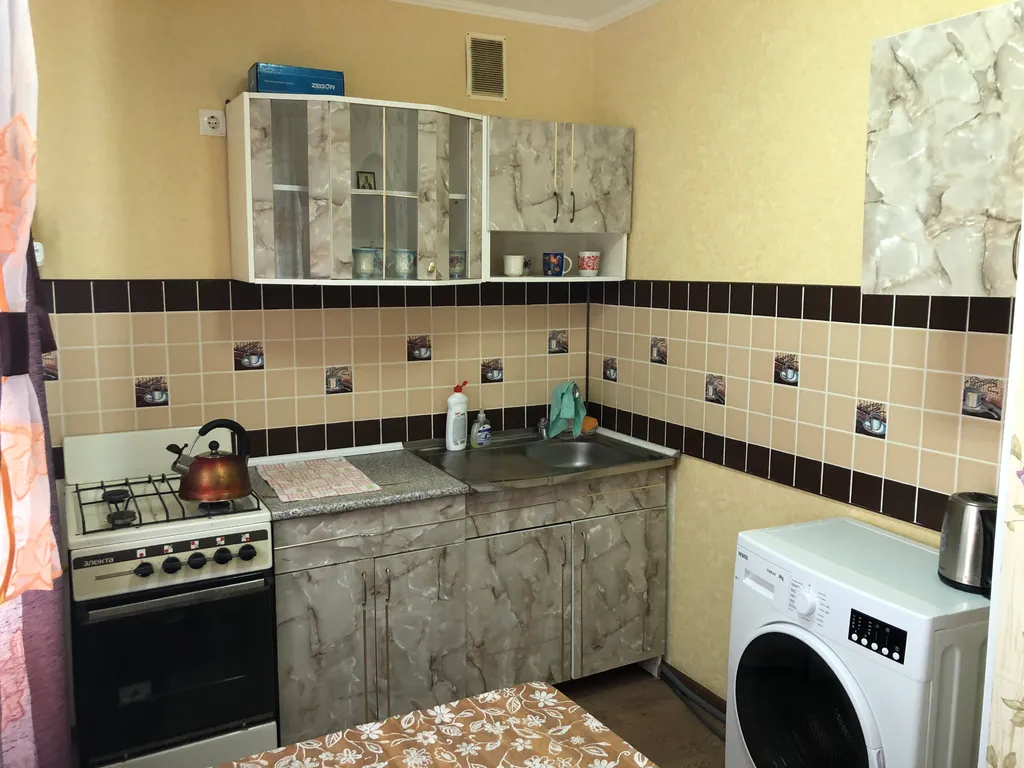 Квартира однокомнатная на улице Пензенской, 34 м², Сызрань — кухня