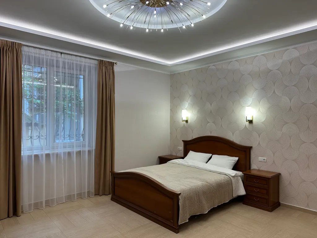 Квартира двухкомнатная на улице Боткинской, 55 м², Ялта — фото 7