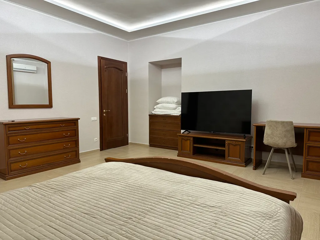 Квартира двухкомнатная на улице Боткинской, 55 м², Ялта — фото 8