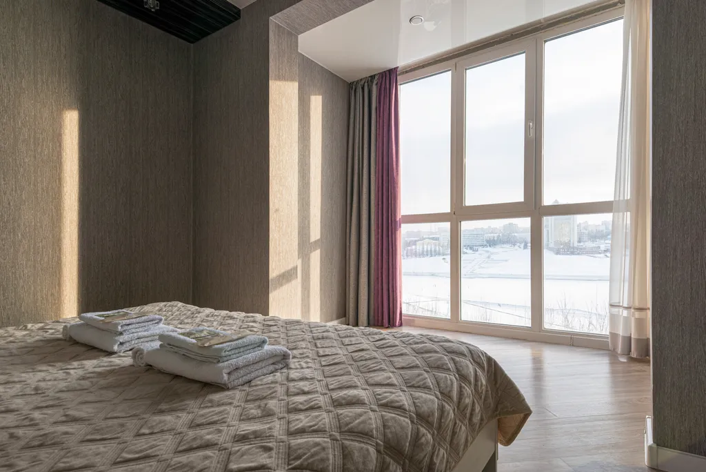 Квартира трёхкомнатная на улице Пирогова, 70 м², Чебоксары — спальня, фото 8