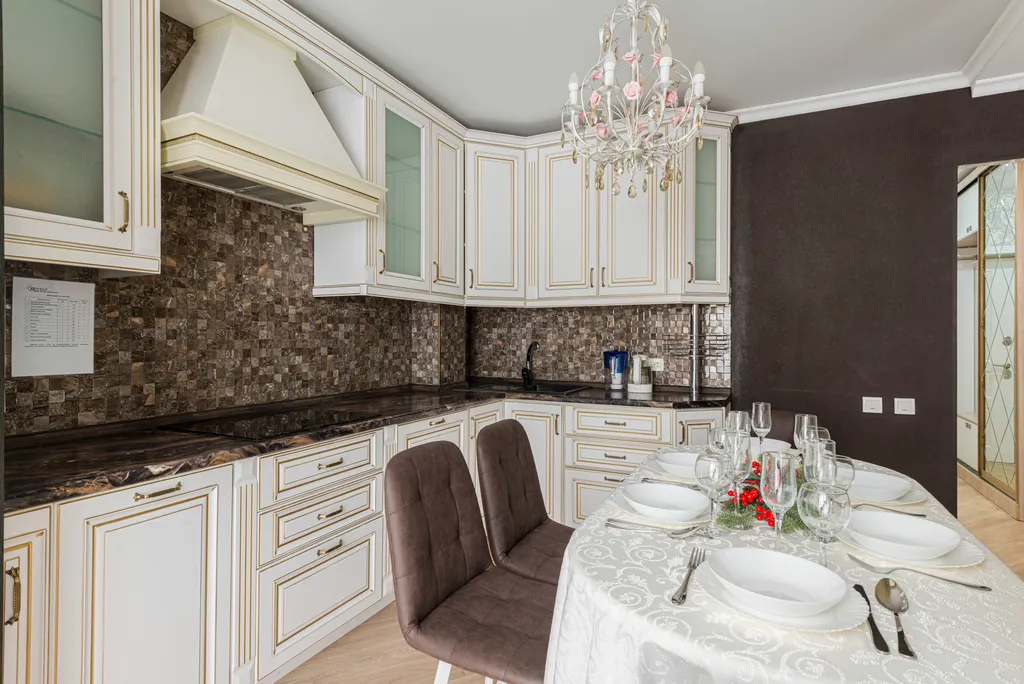 Квартира трёхкомнатная на улице Пирогова, 70 м², Чебоксары — кухня, фото 3