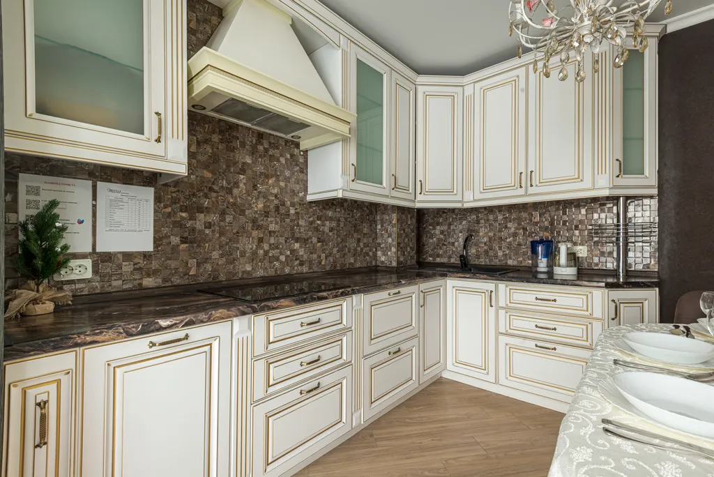 Квартира трёхкомнатная на улице Пирогова, 70 м², Чебоксары — кухня, фото 4