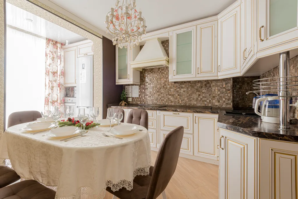 Квартира трёхкомнатная на улице Пирогова, 70 м², Чебоксары — кухня