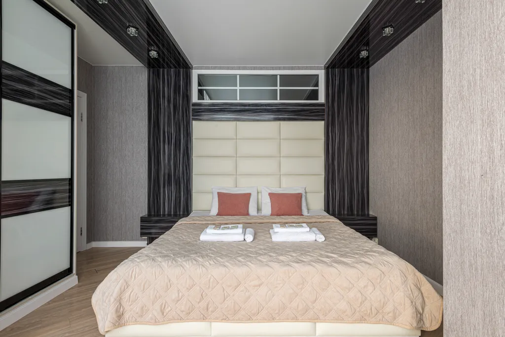 Квартира трёхкомнатная на улице Пирогова, 70 м², Чебоксары — спальня, фото 2