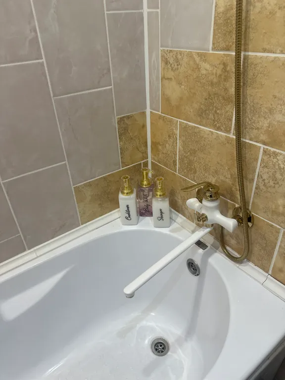Апартаменты двухкомнатные на улице Западной, 60 м², Псков — фото 17