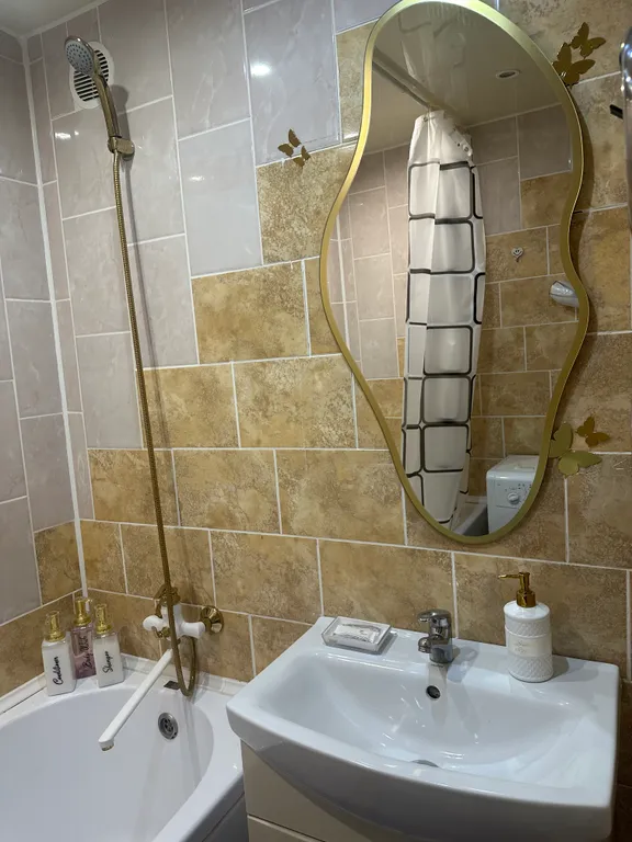 Апартаменты двухкомнатные на улице Западной, 60 м², Псков — фото 18