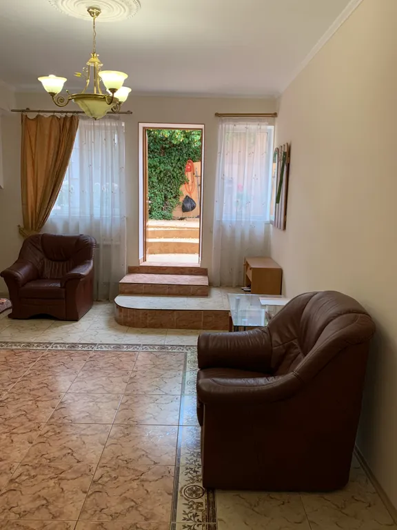 Дом 4-местный на улице Садовой, 90 м², Ялта — фото 20