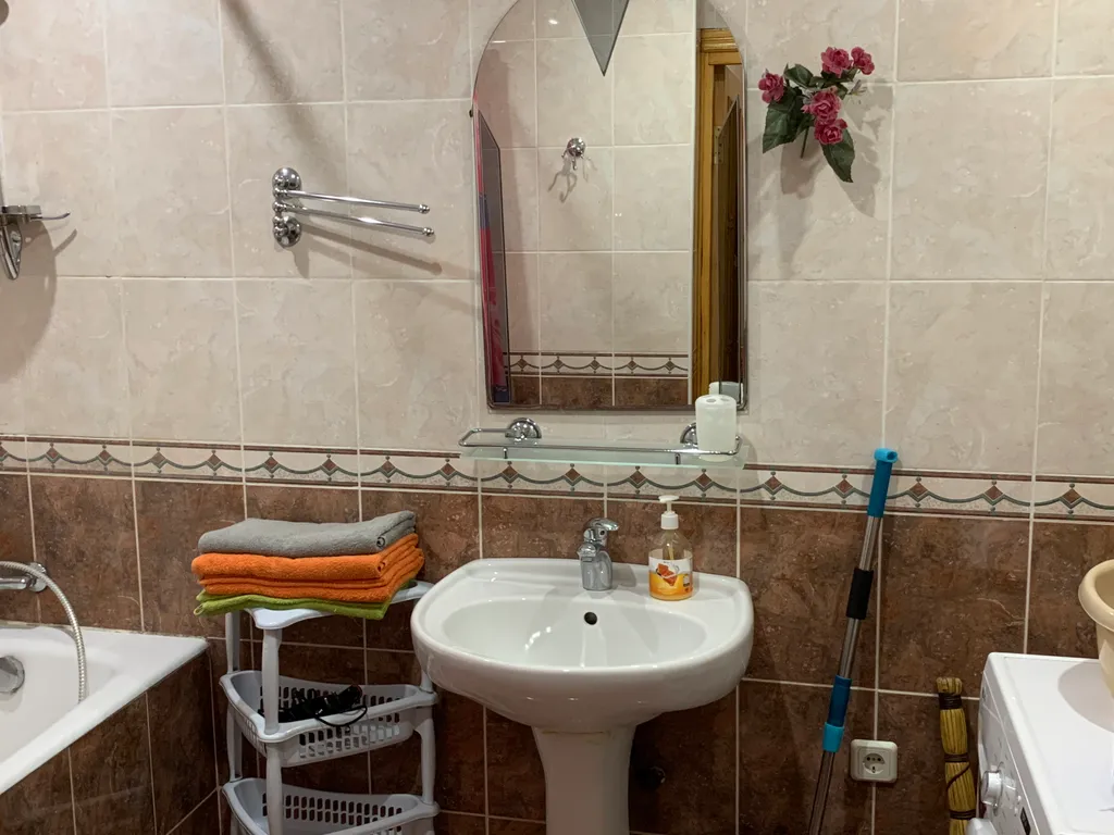Дом 4-местный на улице Садовой, 90 м², Ялта — ванная комната, фото 2