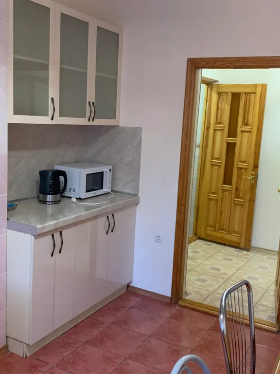 Дом 4-местный на улице Садовой, 90 м², Ялта — кухня, фото 5